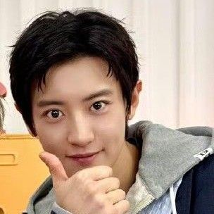 燦烈 (EXO)粉絲拍下的瞬間