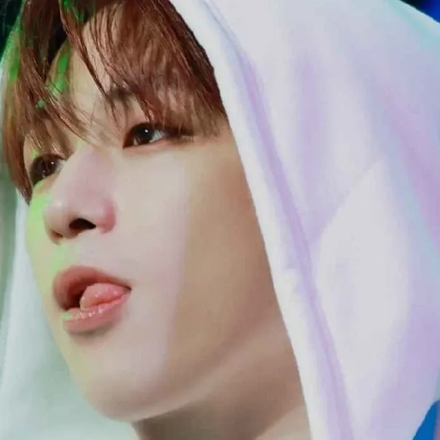 강다니엘 최근 활동샷
