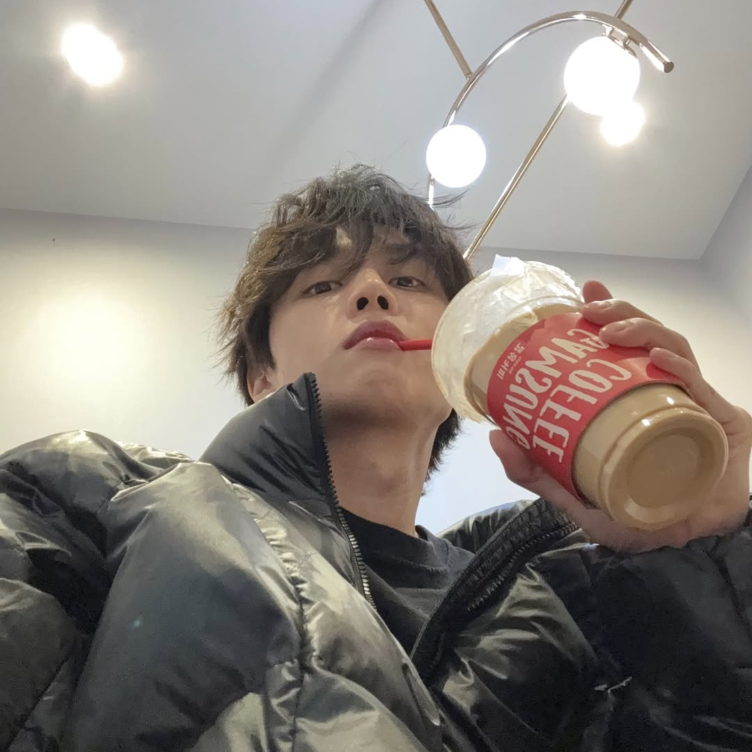 Behind-the-scenes cut of Sunwoo (THE BOYZ)