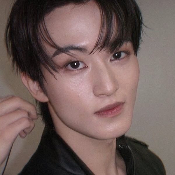 A moment captured by Mark (NCT 127, NCT DREAM)'s fan