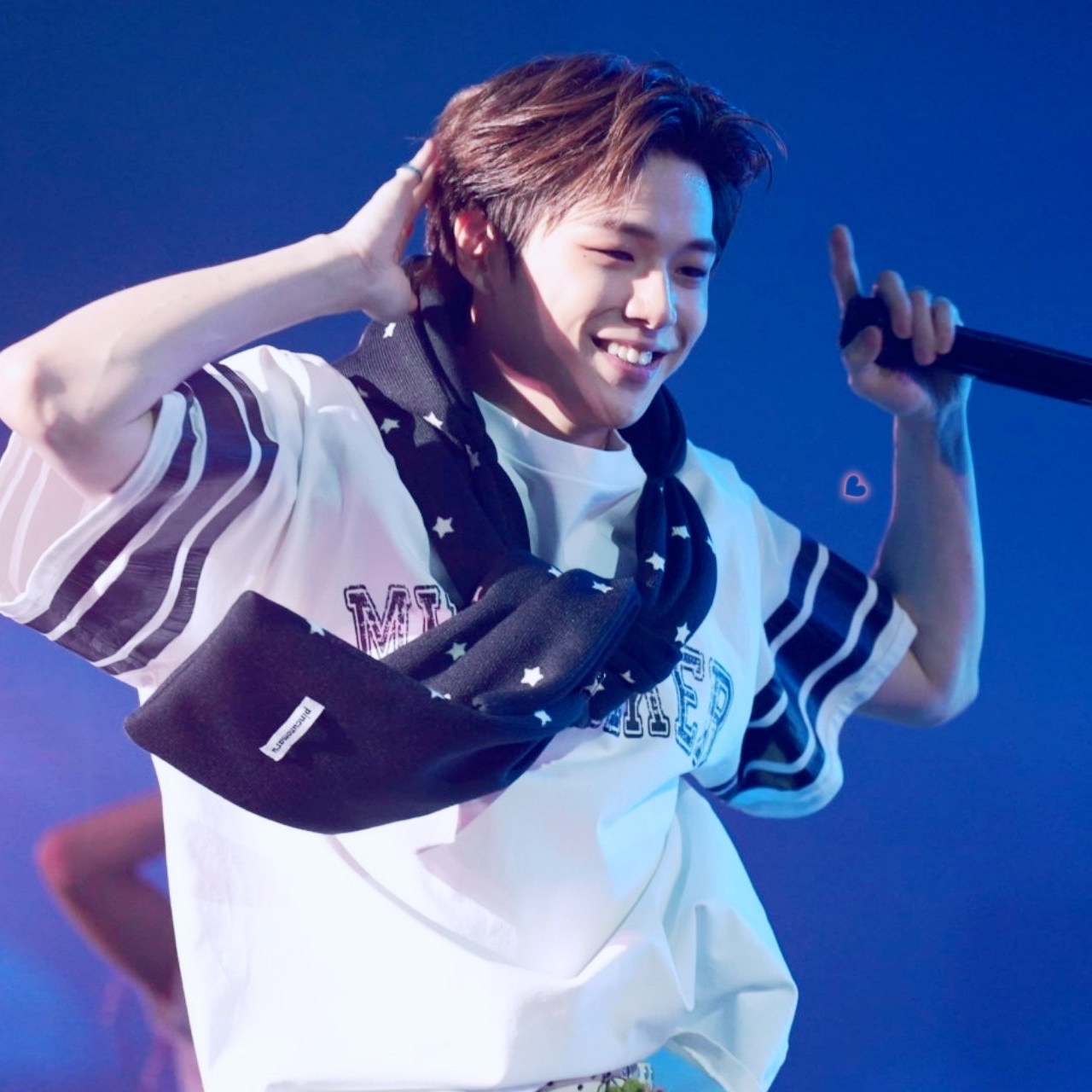 강다니엘의 비하인드 컷