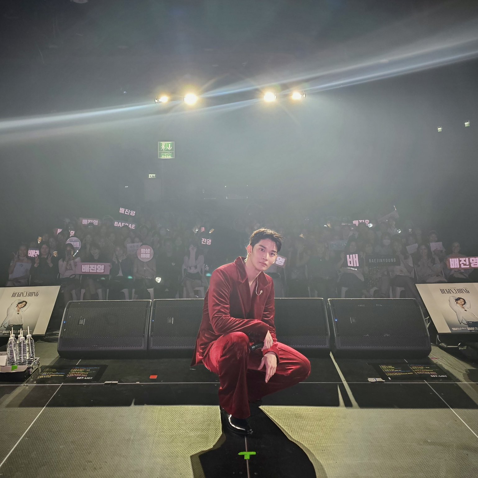 Behind-the-scenes cut of Bae Jinyoung