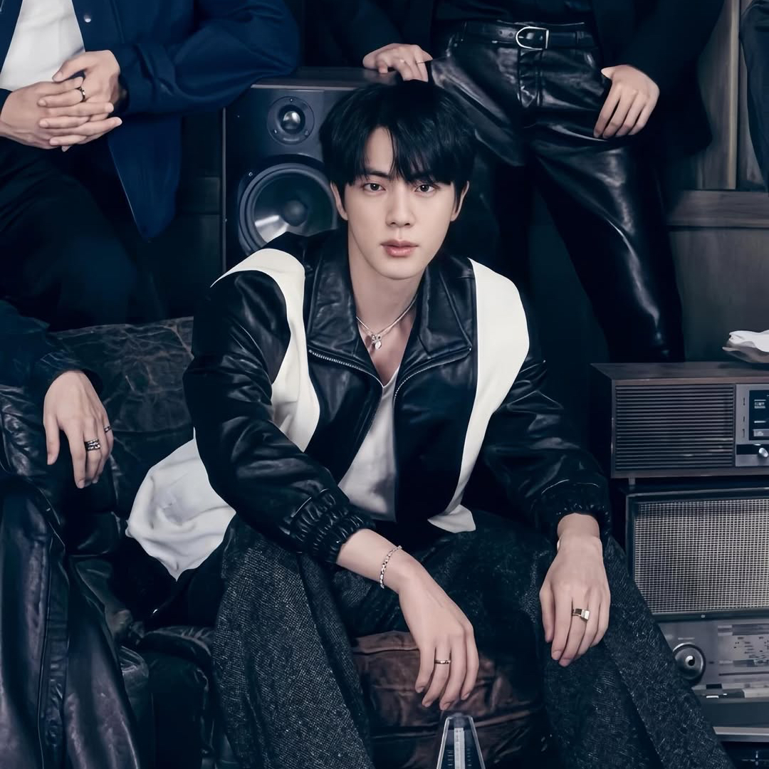 Momen yang diabadikan oleh penggemar Jin (BTS)