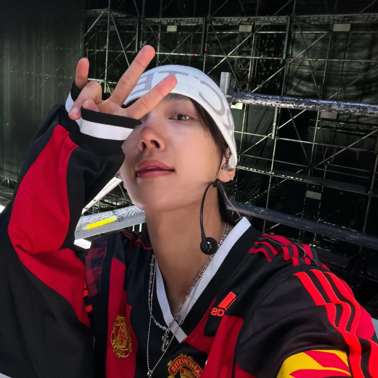 Behind-the-scenes cut of Joshua (SEVENTEEN)