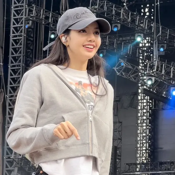 리사 (BLACKPINK)의 최신 사진