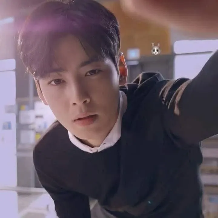 A moment captured by Eunwoo (ASTRO)'s fan