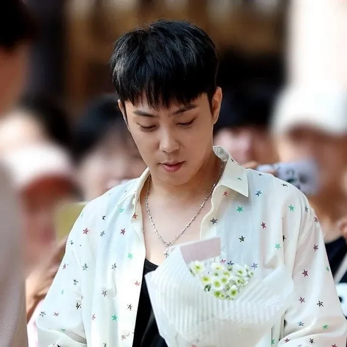 Latest photo of Eun Jiwon (SECHSKIES)