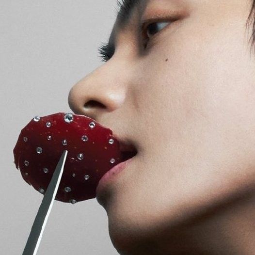 뷔 (방탄소년단) 최근 활동샷