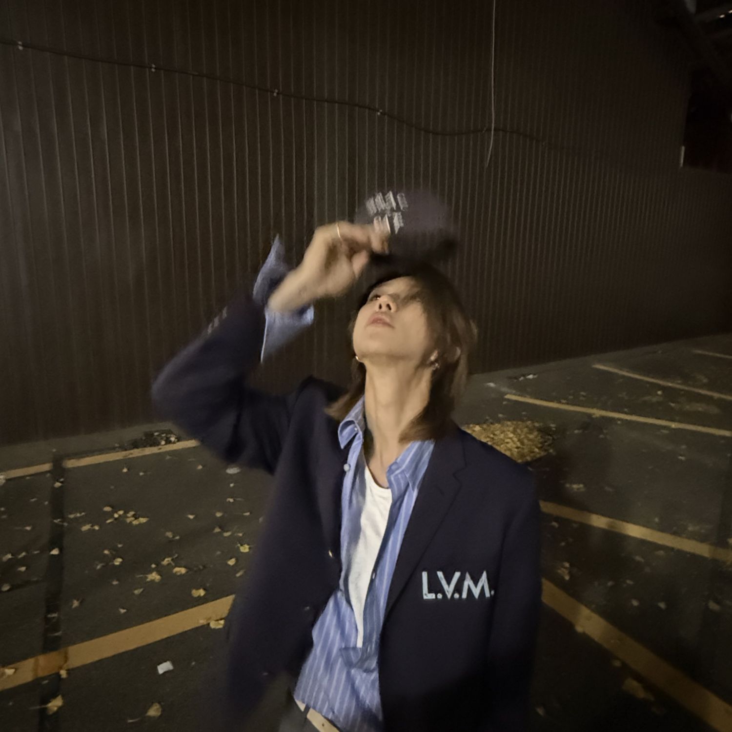 Behind-the-scenes cut of The 8 (SEVENTEEN)