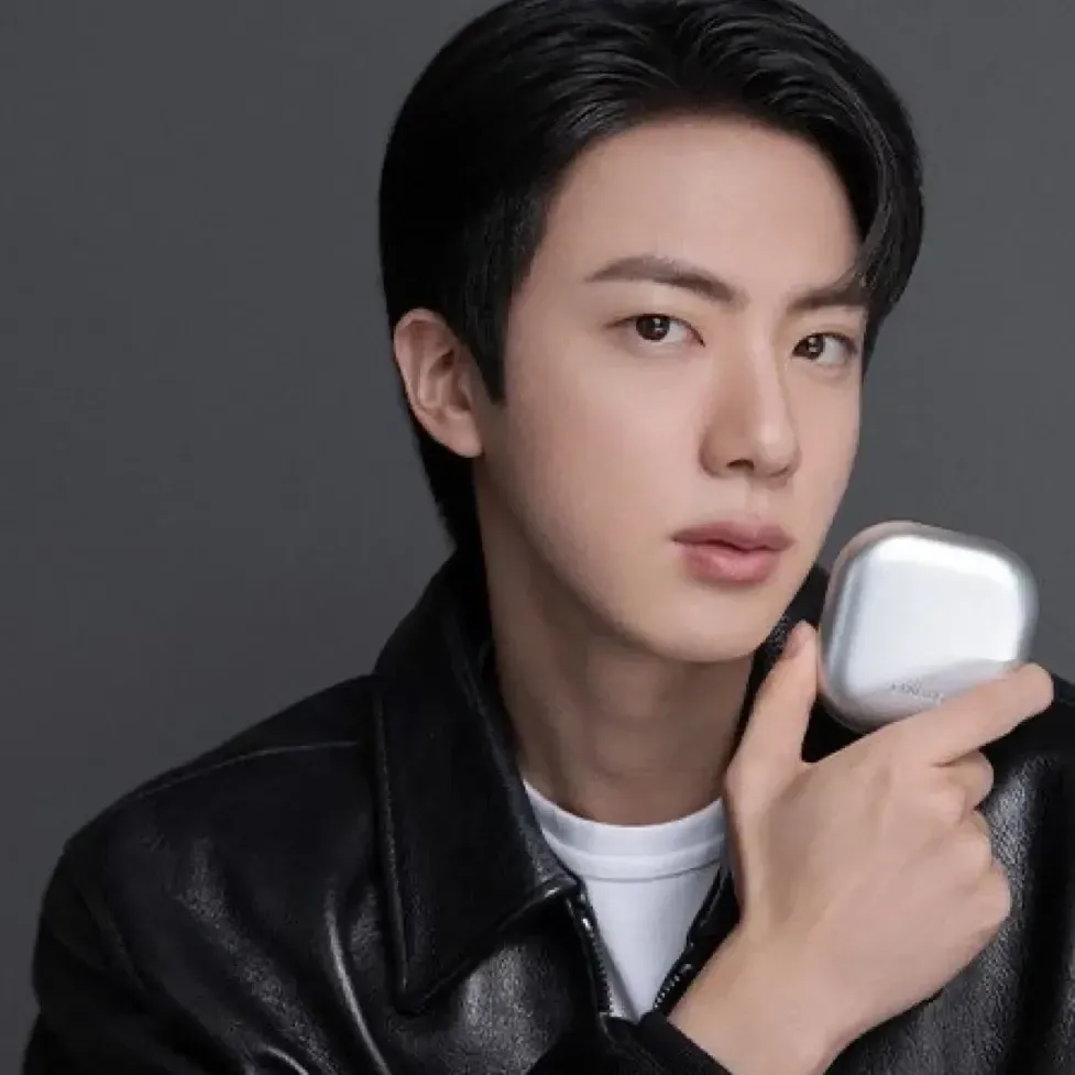 진 (방탄소년단)의 비하인드 컷