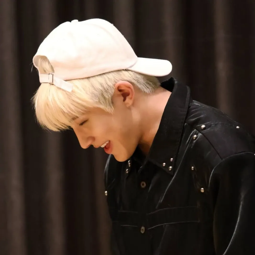 Latest photo of Jinjin (ASTRO)