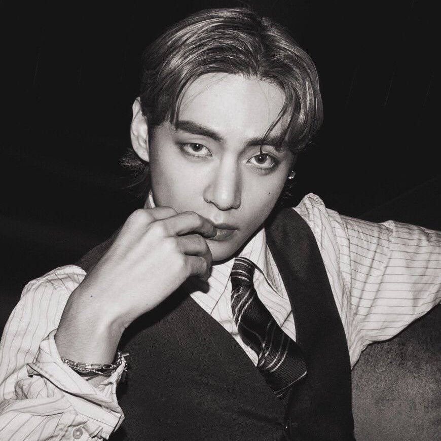 Momen yang diabadikan oleh penggemar V (BTS)