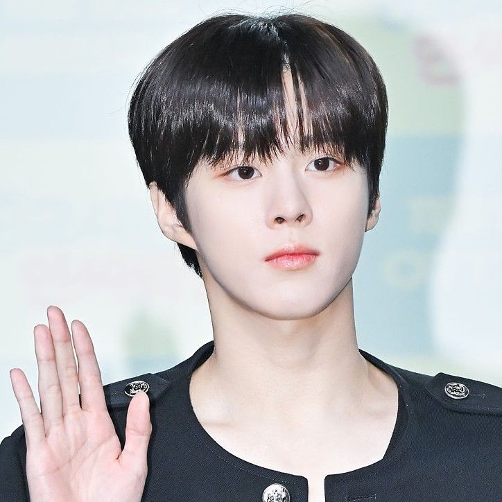 김우석의 비하인드 컷