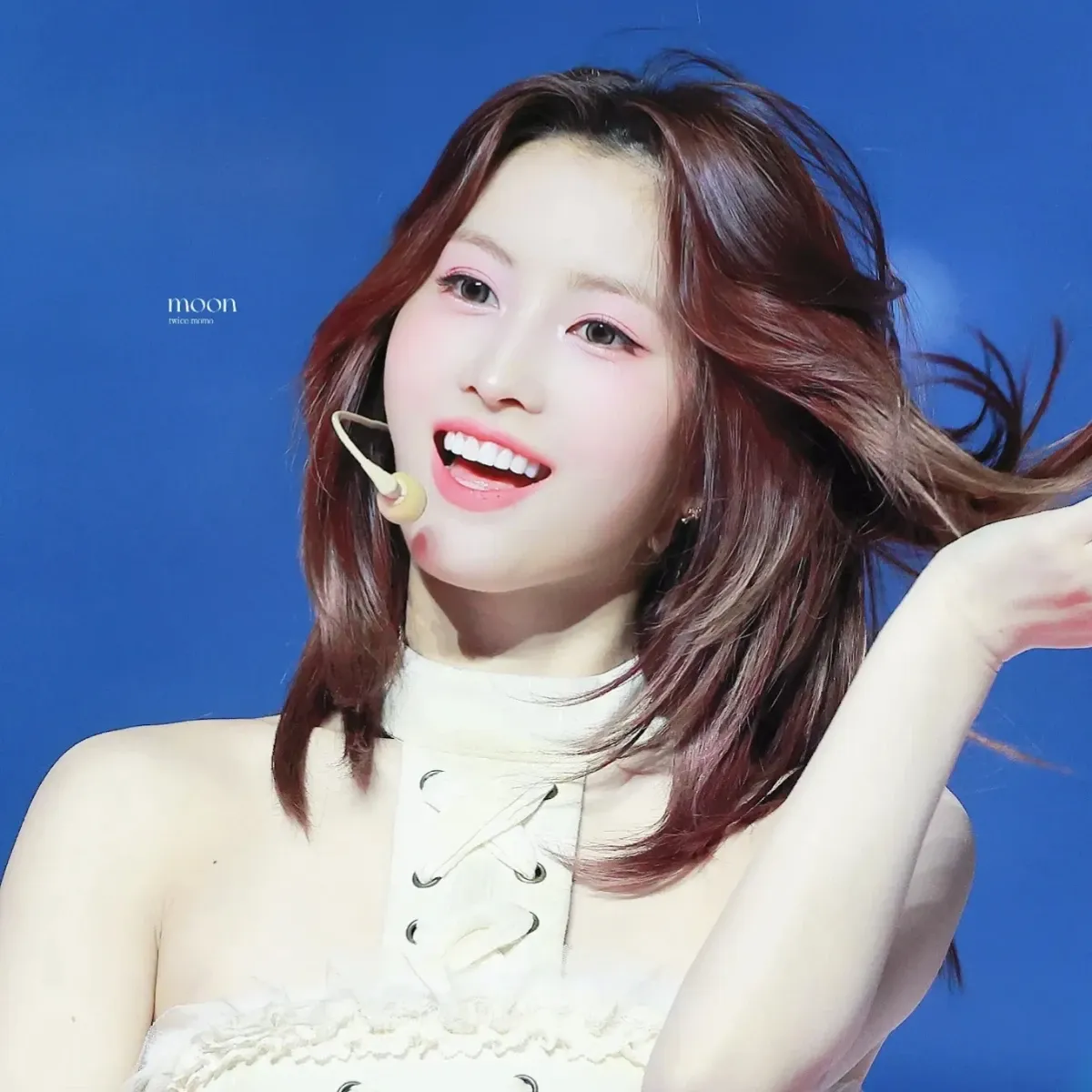 모모 (TWICE)의 비하인드 컷