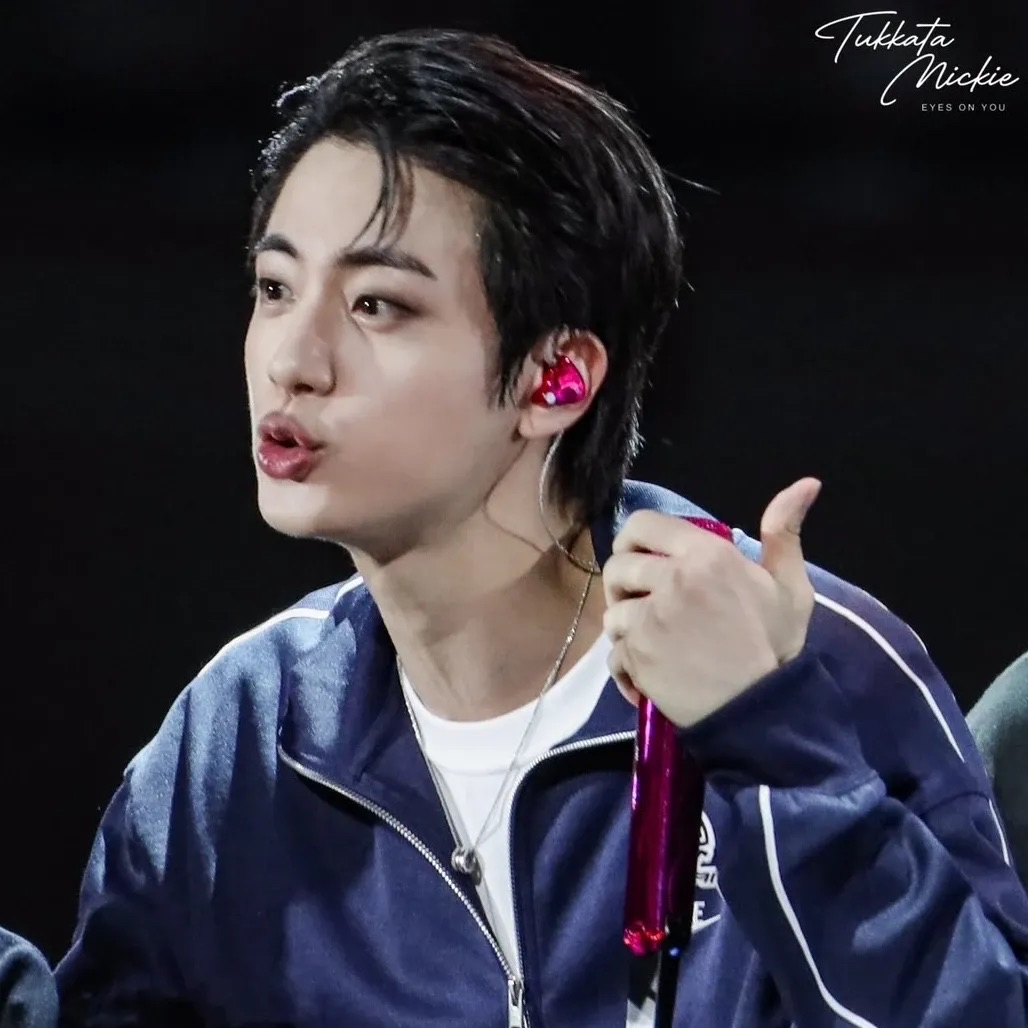 Potret di balik layar Jin (BTS)