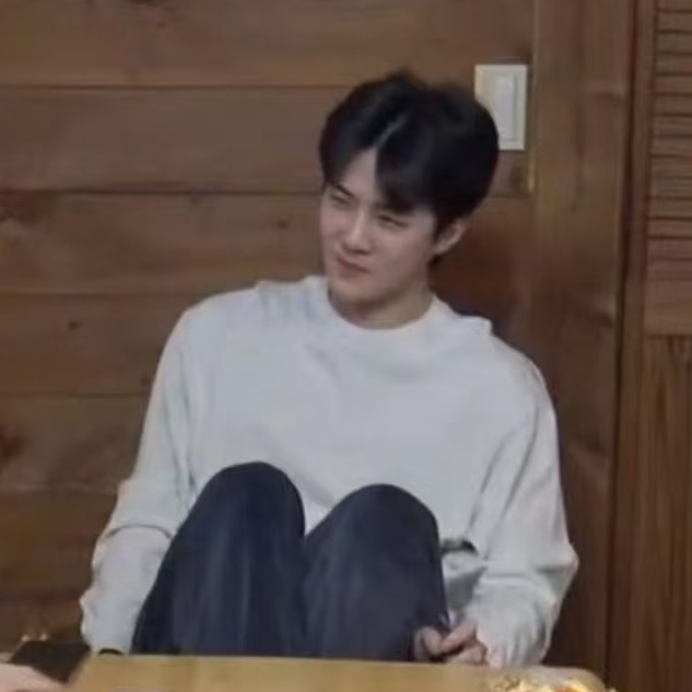 Foto aktivitas terbaru Sehun (EXO)