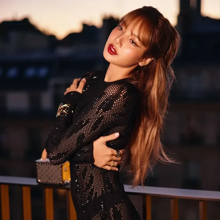 Latest photo of Lisa (BLACKPINK)