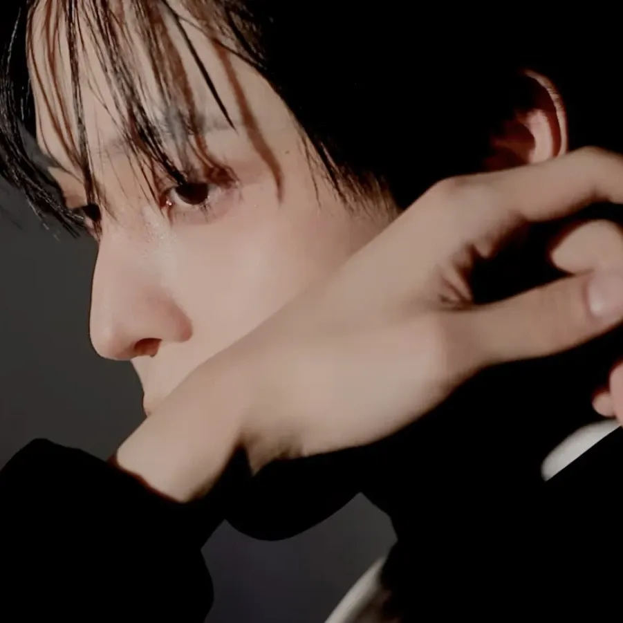 윤호 (에이티즈)의 비하인드 컷