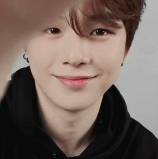 カン・ダニエルの最近の活動写真