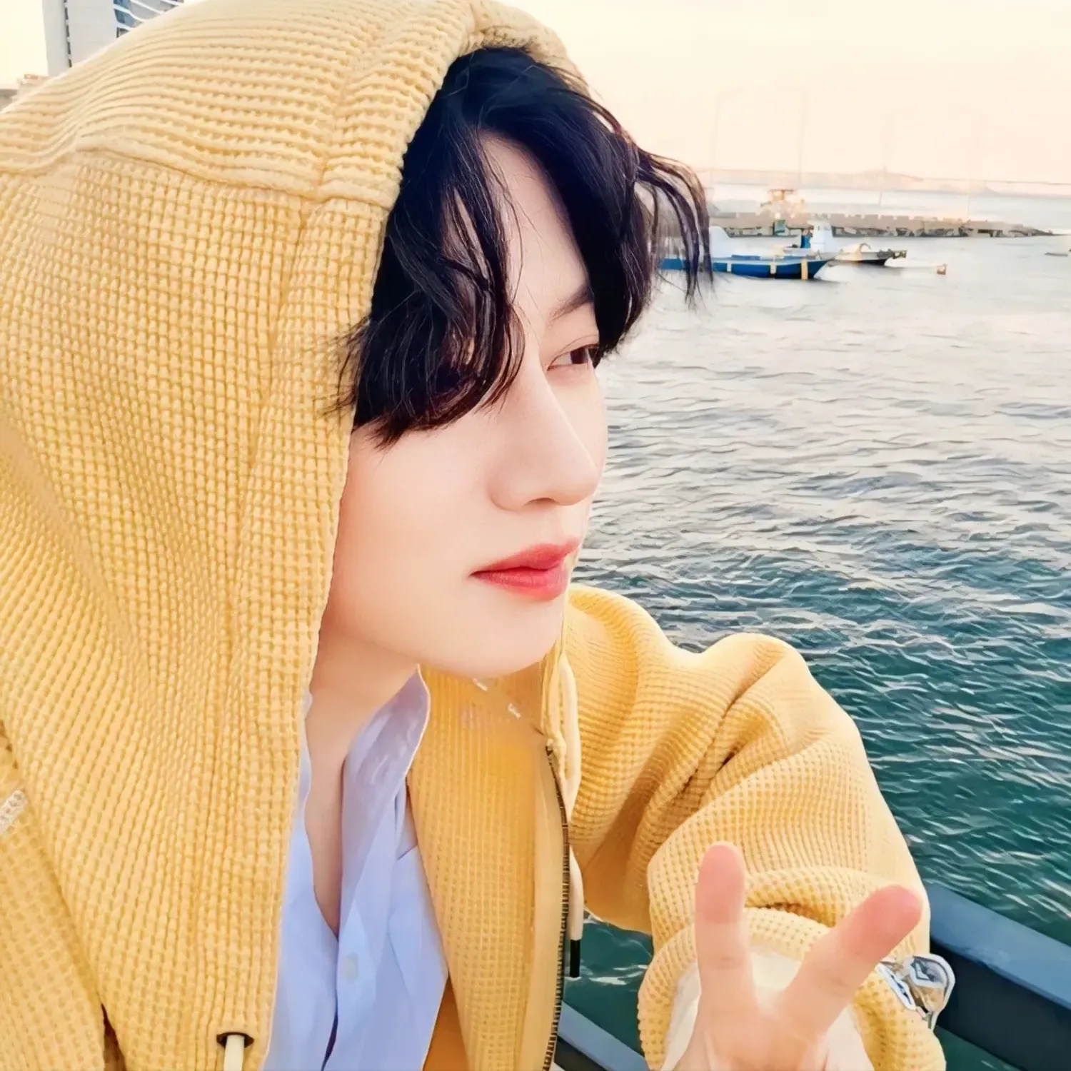 A moment captured by Heechul (Super Junior)'s fan