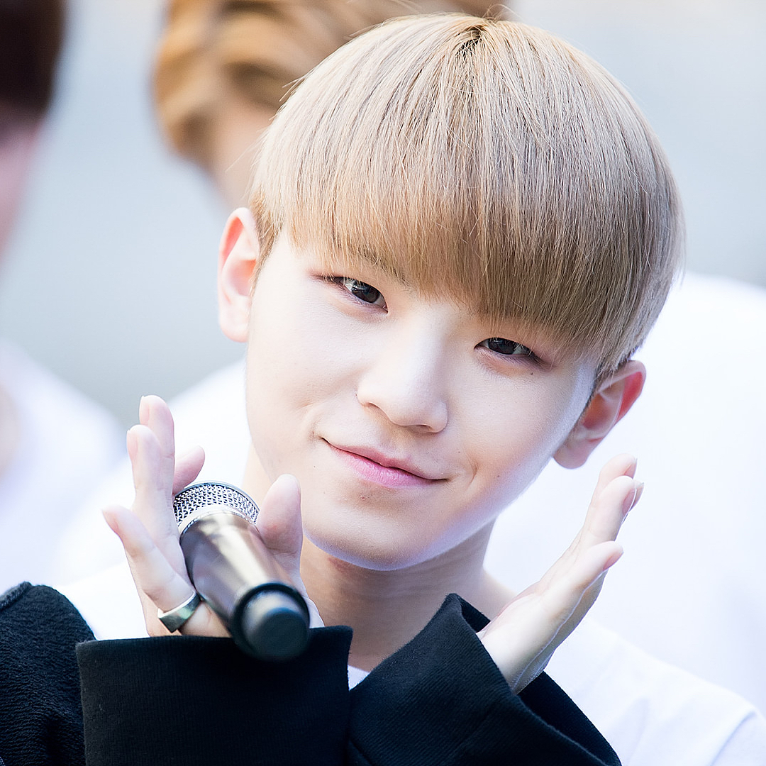 Latest photo of Woozi (SEVENTEEN)