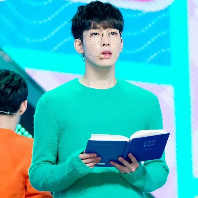 Recent activity shot of Wonwoo (SEVENTEEN)