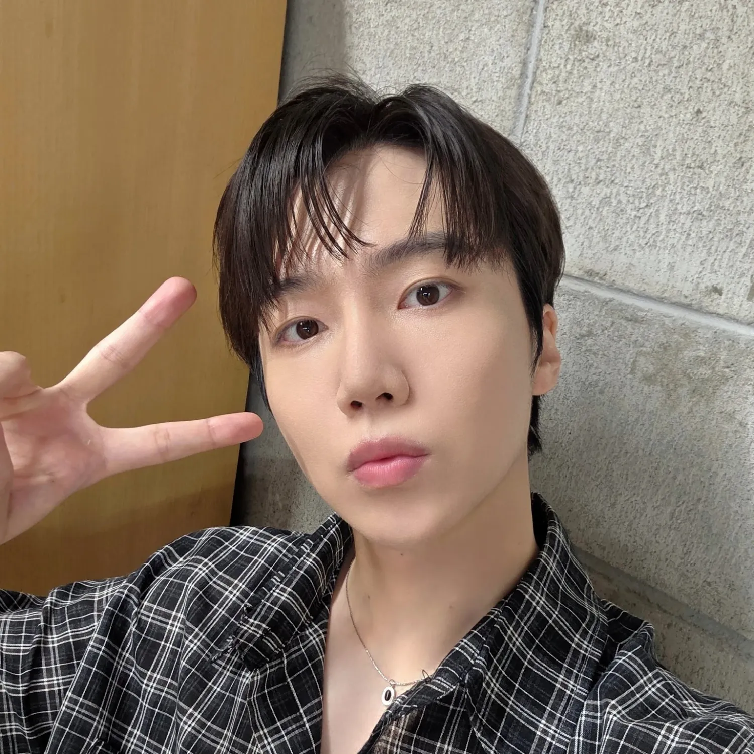 Recent activity shot of Jinho (PENTAGON)