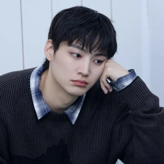 Recent activity shot of JAY B (GOT7)