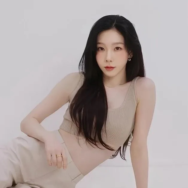 Latest photo of Taeyeon (Girls' Generation)