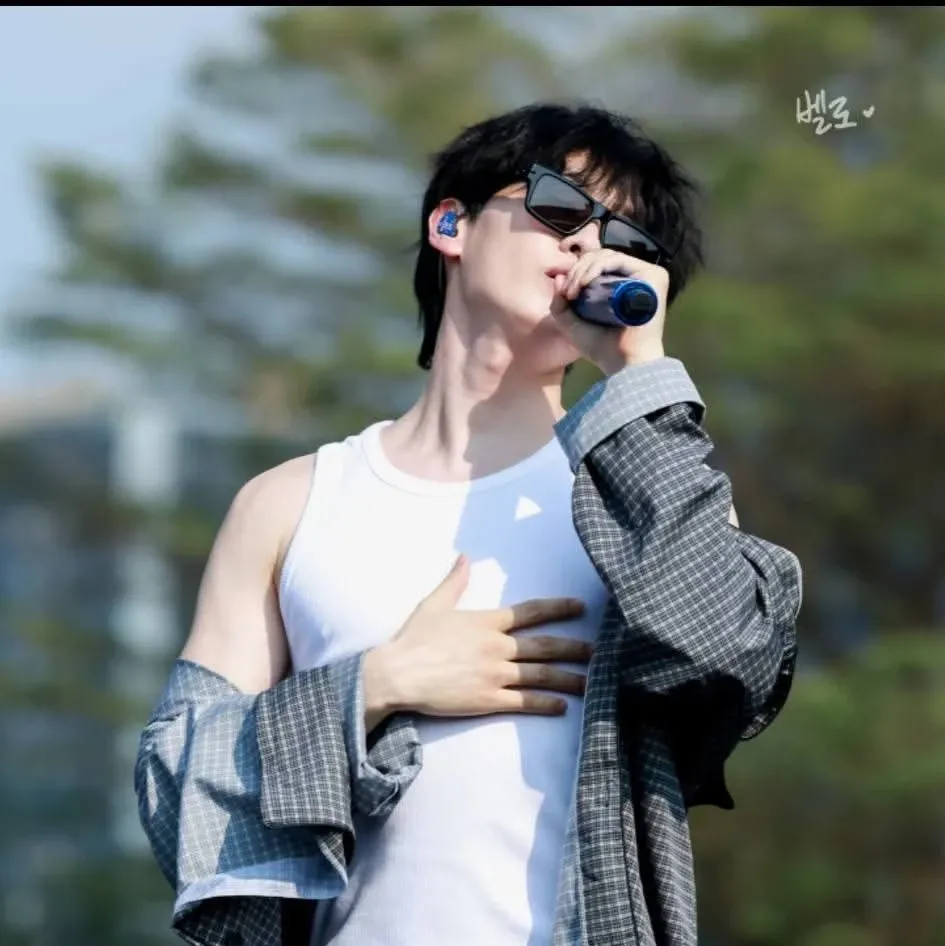 Behind-the-scenes cut of Eunhyuk (Super Junior)