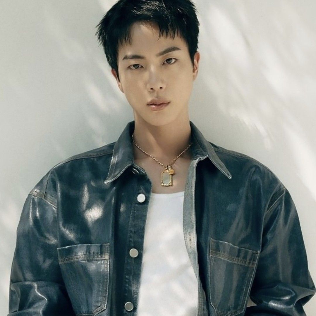 Momen yang diabadikan oleh penggemar Jin (BTS)