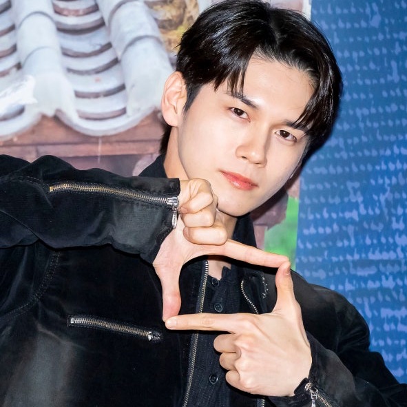 邕圣祐的最新照片