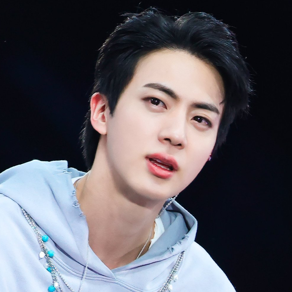 Momen yang diabadikan oleh penggemar Jin (BTS)