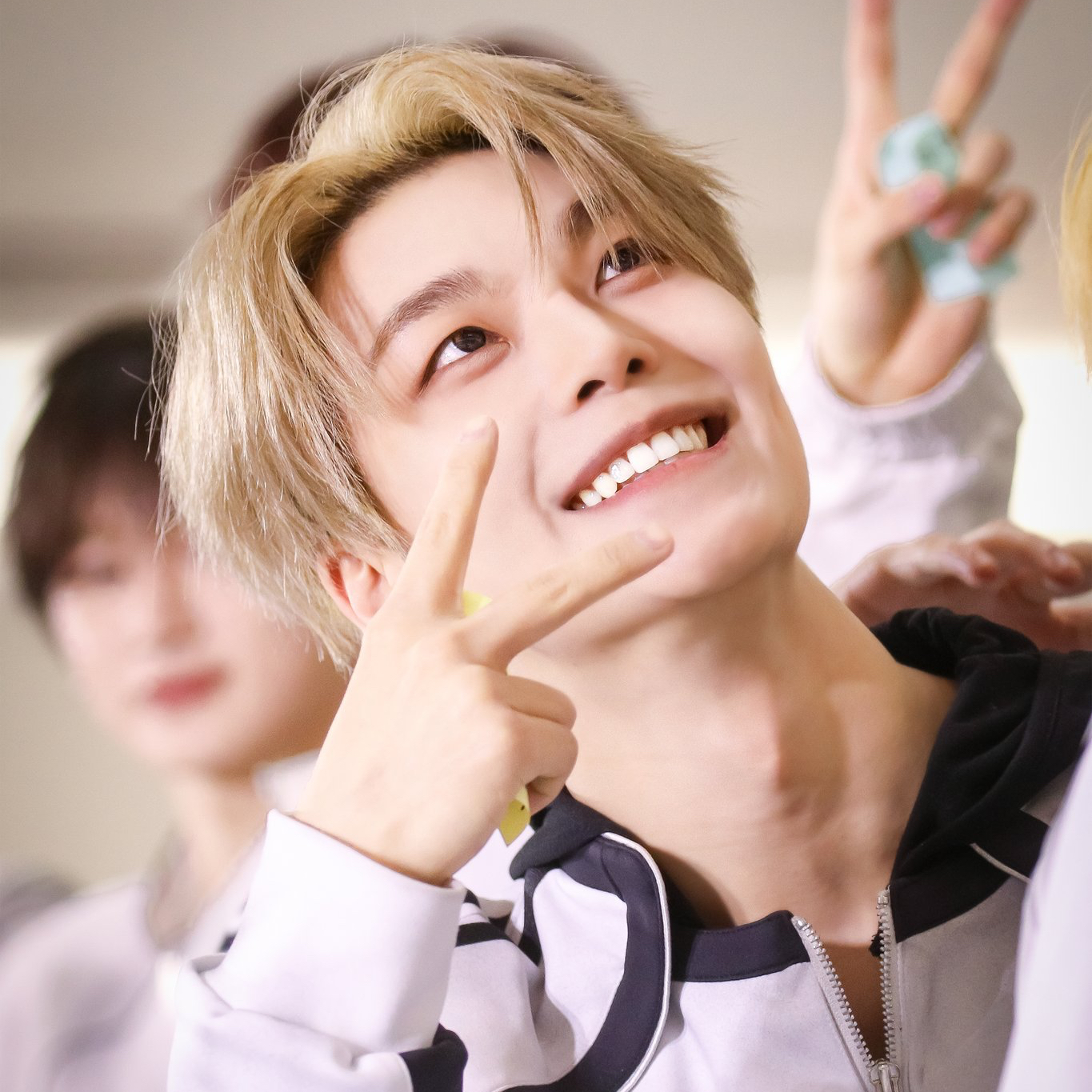 贺鑫隆 (ALPHA DRIVE ONE)粉丝拍下的瞬间