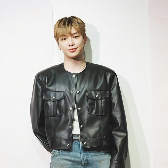 강다니엘의 비하인드 컷