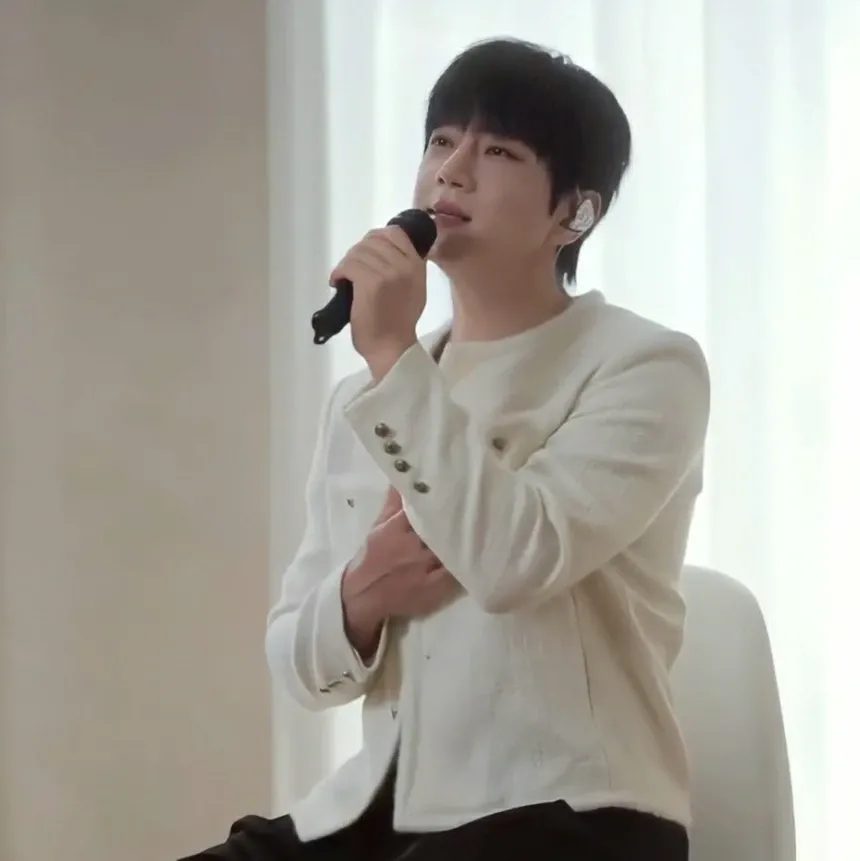 黃致列粉絲拍下的瞬間