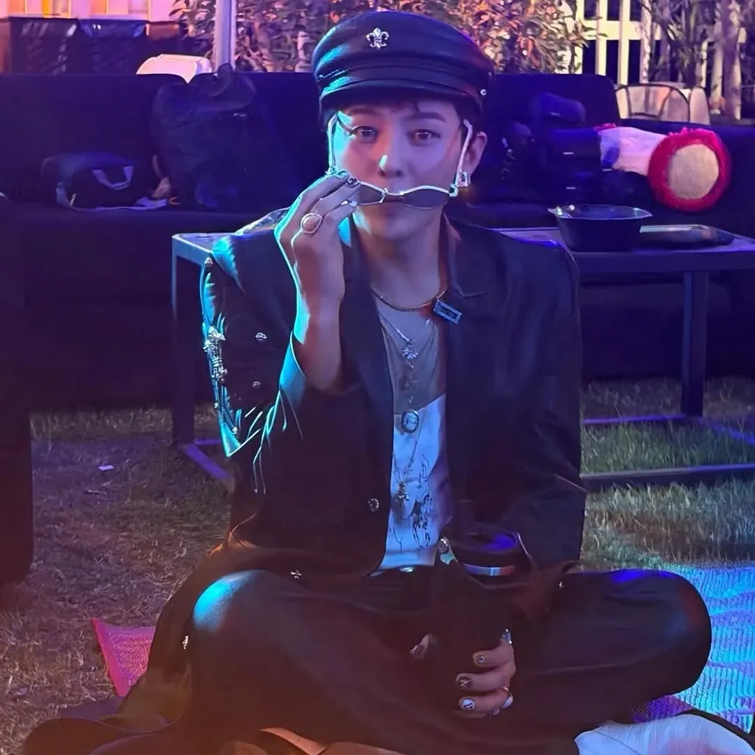 Foto terbaru G-DRAGON (BIGBANG)