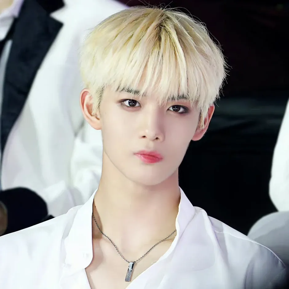 Behind-the-scenes cut of Bae Jinyoung