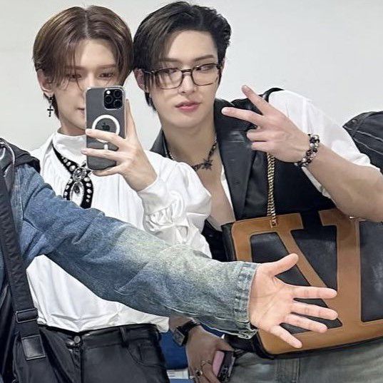 에이티즈의 비하인드 컷