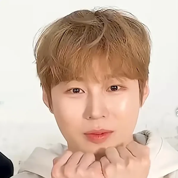 Momen terbaik pilihan fandom Ha Sungwoon