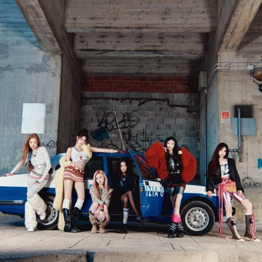 A moment captured by IVE's fan