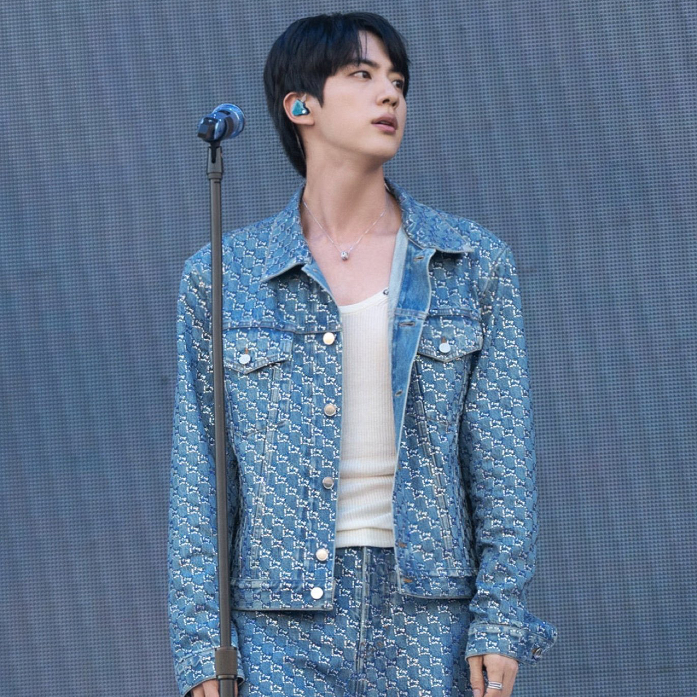 Momen yang diabadikan oleh penggemar Jin (BTS)