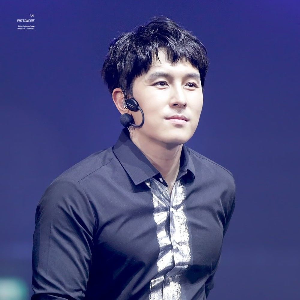 A moment captured by Kim Dongwan (SHINHWA)'s fan