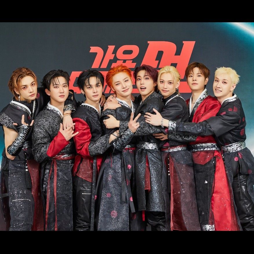 Behind-the-scenes cut of Stray Kids