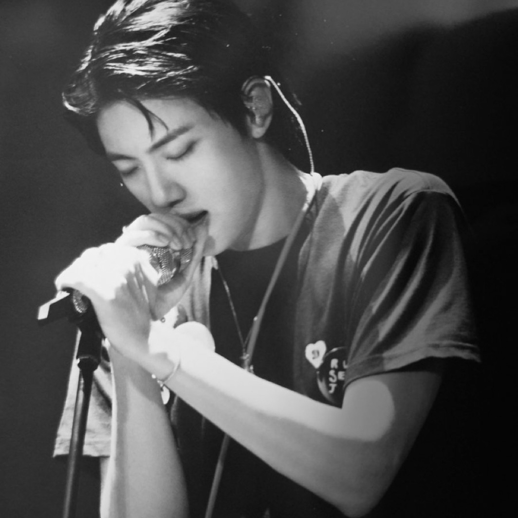 진 (방탄소년단) 최근 활동샷