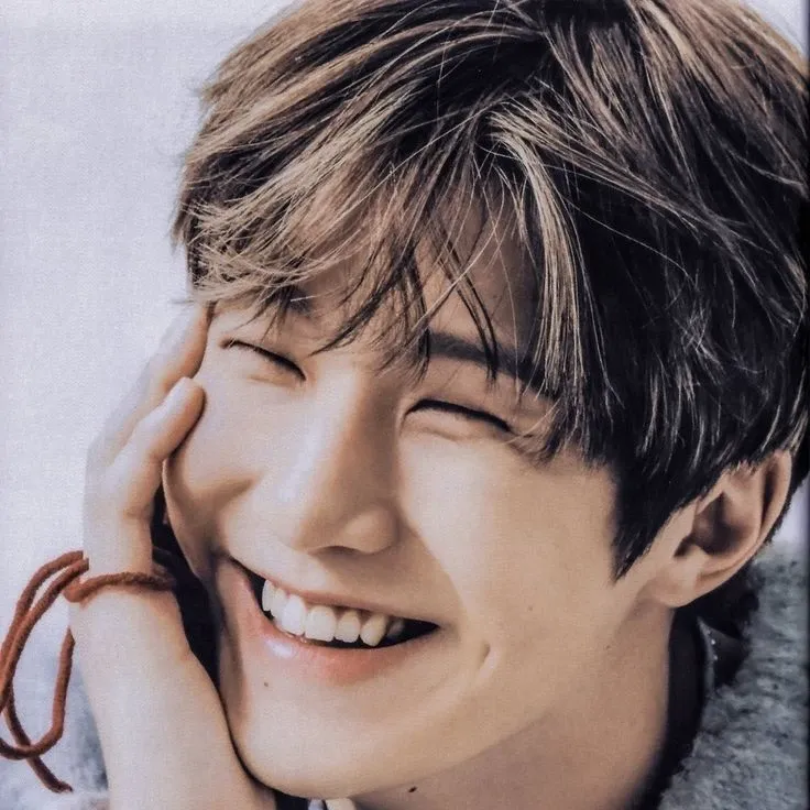 Latest photo of Jinjin (ASTRO)