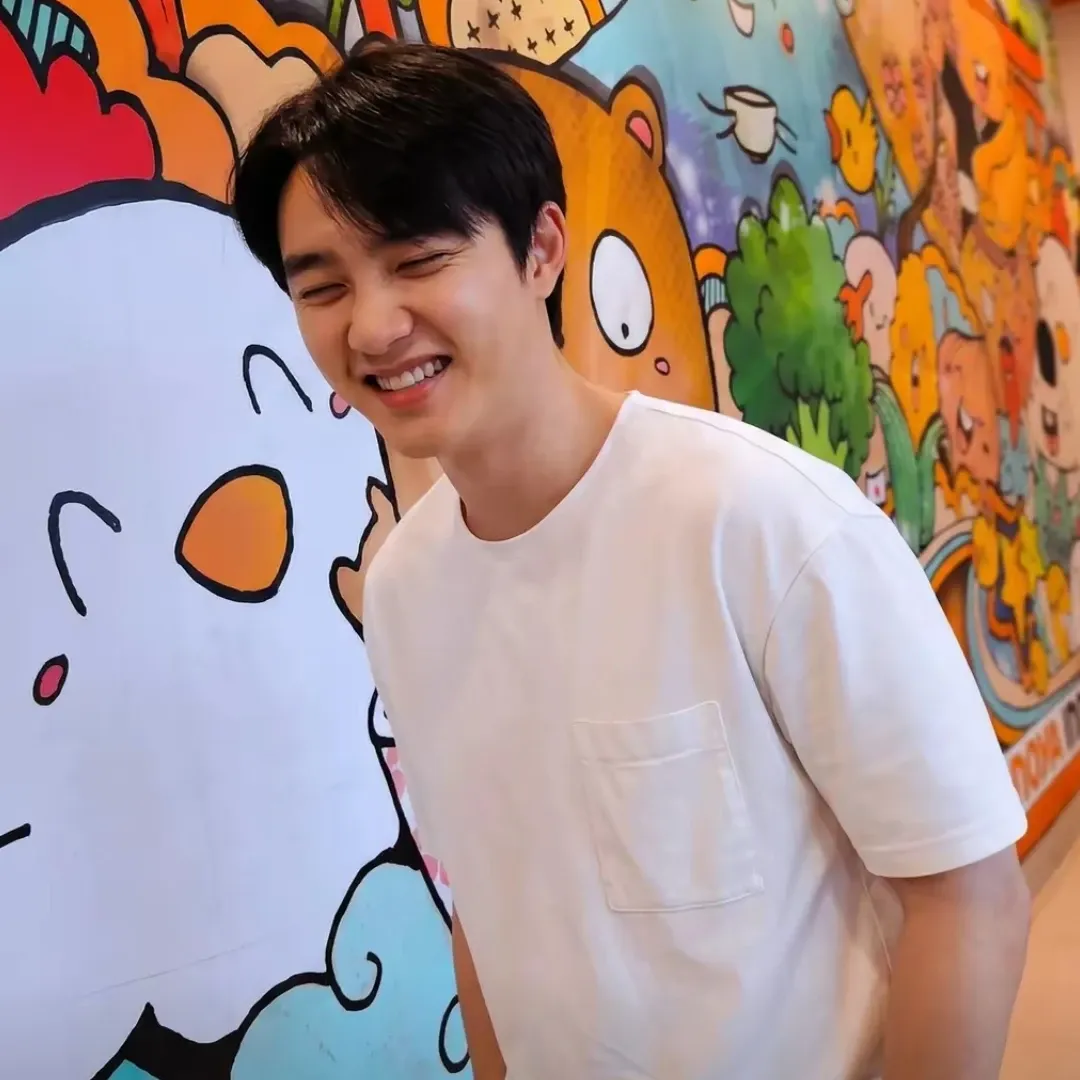 Behind-the-scenes cut of EXO