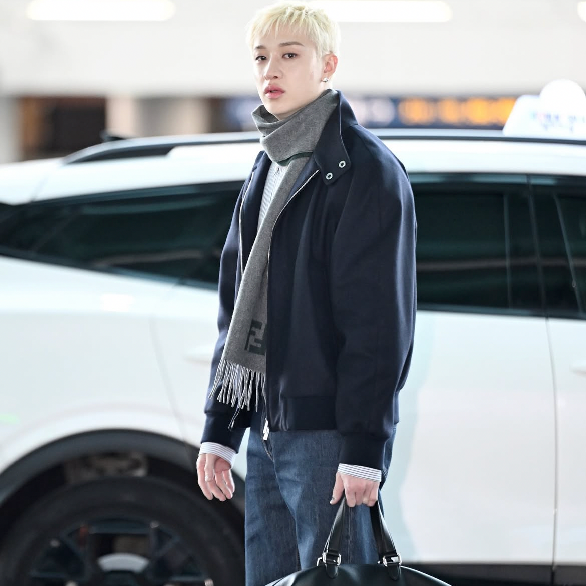 방찬 (Stray Kids)의 비하인드 컷