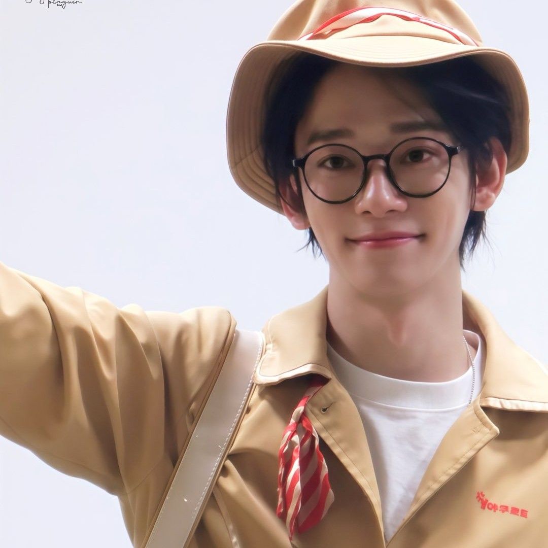 Latest photo of Chen (EXO)