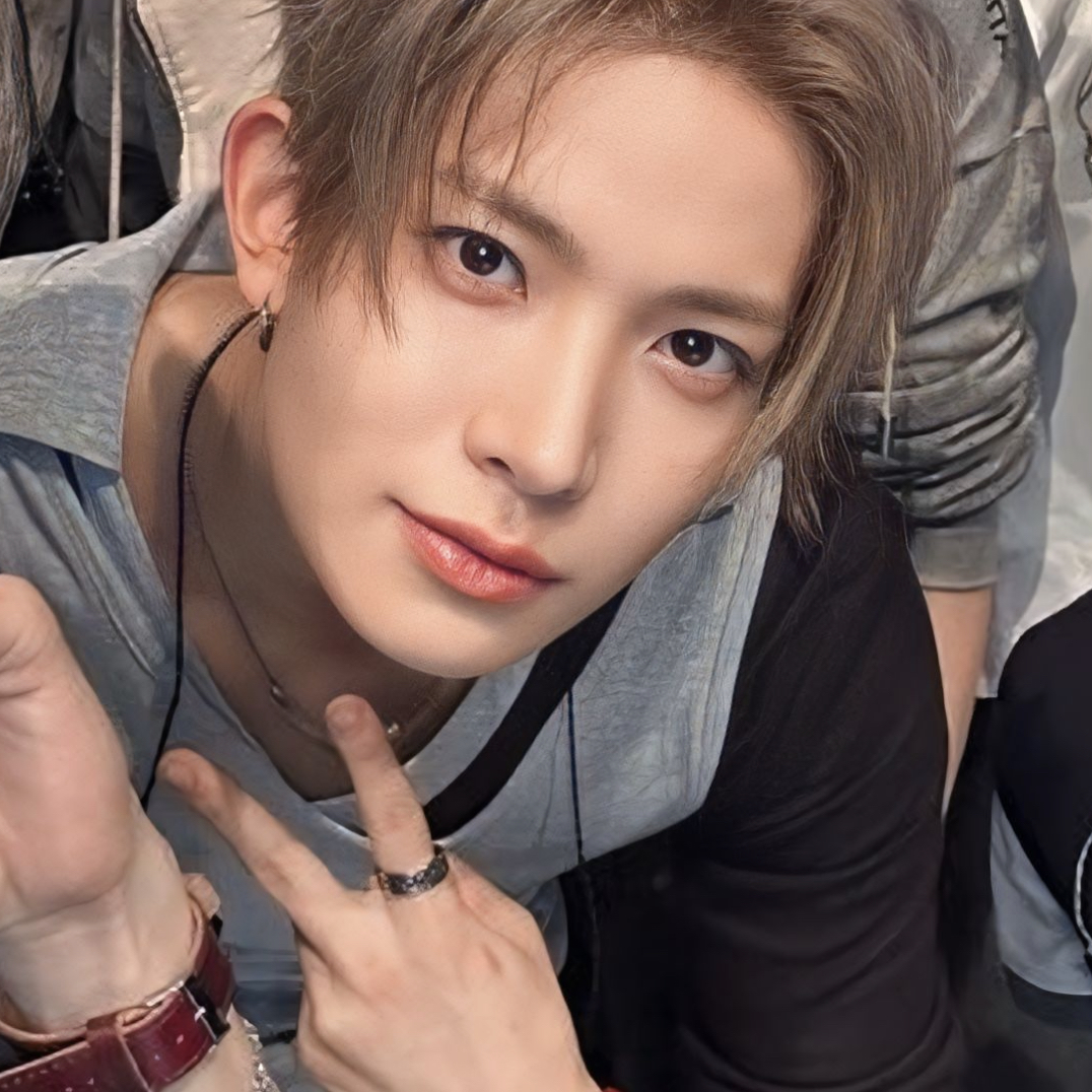 Foto terbaru Heeseung (ENHYPEN)